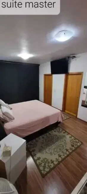 Sobrado com 3 quartos à venda, 400m2 em Parque Nova Suíça, Valinhos - SP - imagem 9 Foto 9 de Sobrado com 3 quartos à venda, 400m2 em Parque Nova Suíça, Valinhos - SP