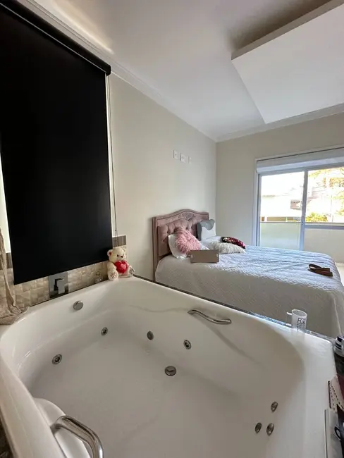 Casa de Condomínio com 5 quartos à venda, 248m2 em Jardim Monte Verde, Valinhos - SP - imagem 9 Foto 9 de Casa de Condomínio com 5 quartos à venda, 248m2 em Jardim Monte Verde, Valinhos - SP