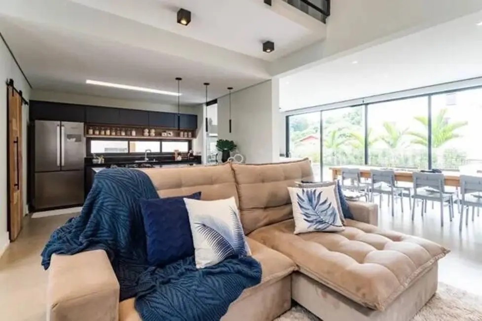 Casa de Condomínio com 3 quartos à venda, 215m2 em Itupeva - SP - imagem 4 Foto 4 de Casa de Condomínio com 3 quartos à venda, 215m2 em Itupeva - SP