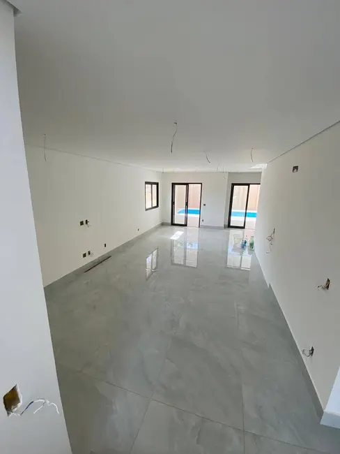 Foto 2 de Casa com 4 quartos à venda, 261m2 em Itupeva - SP