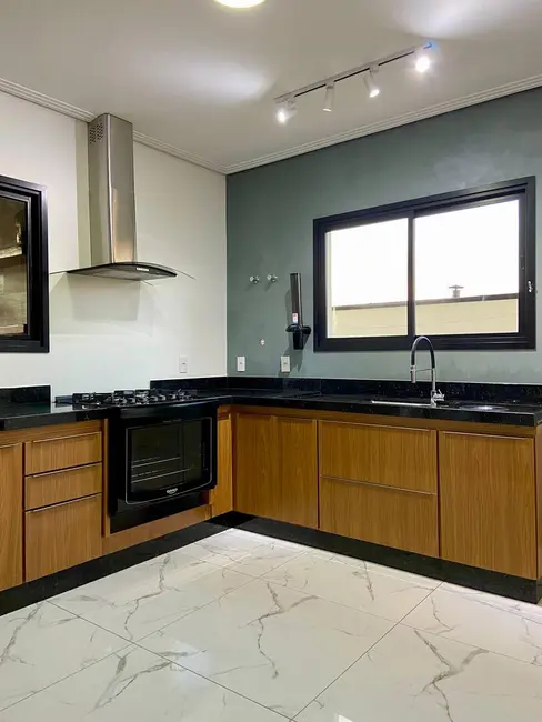 Foto 3 de Casa de Condomínio com 3 quartos à venda, 250m2 em Cabreuva - SP