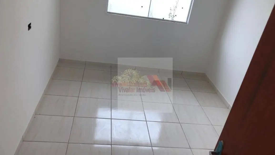 Casa com 2 quartos à venda, 90m2 em Centro, Contenda - PR - imagem 4 Foto 4 de Casa com 2 quartos à venda, 90m2 em Centro, Contenda - PR