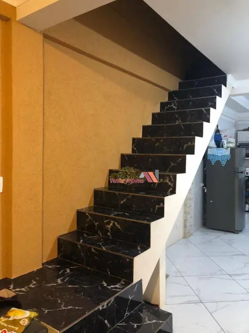 Sobrado com 2 quartos à venda, 200m2 em Thomaz Coelho, Araucaria - PR - imagem 7 Foto 7 de Sobrado com 2 quartos à venda, 200m2 em Thomaz Coelho, Araucaria - PR