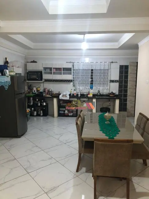 Sobrado com 2 quartos à venda, 200m2 em Thomaz Coelho, Araucaria - PR - imagem 8 Foto 8 de Sobrado com 2 quartos à venda, 200m2 em Thomaz Coelho, Araucaria - PR