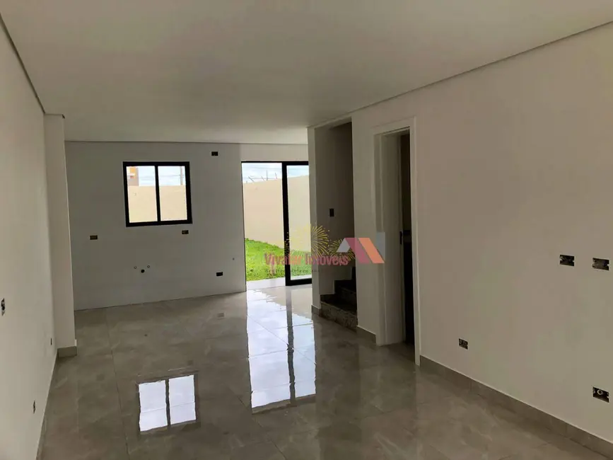 Sobrado com 3 quartos à venda, 180m2 em Costeira, Araucaria - PR - imagem 5 Foto 5 de Sobrado com 3 quartos à venda, 180m2 em Costeira, Araucaria - PR