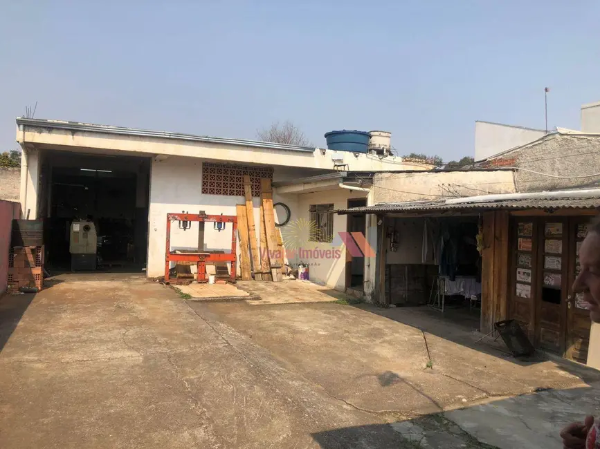 Casa com 3 quartos à venda, 440m2 em Xaxim, Curitiba - PR - imagem 5 Foto 5 de Casa com 3 quartos à venda, 440m2 em Xaxim, Curitiba - PR