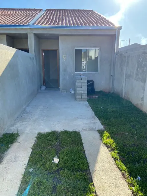 Foto 1 de Casa com 2 quartos à venda, 80m2 em Tatuquara, Curitiba - PR