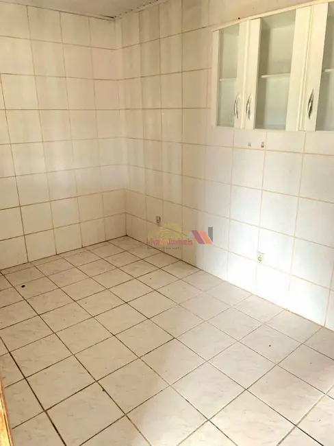 Casa com 2 quartos à venda, 79m2 em Centro, Contenda - PR - imagem 3 Foto 3 de Casa com 2 quartos à venda, 79m2 em Centro, Contenda - PR