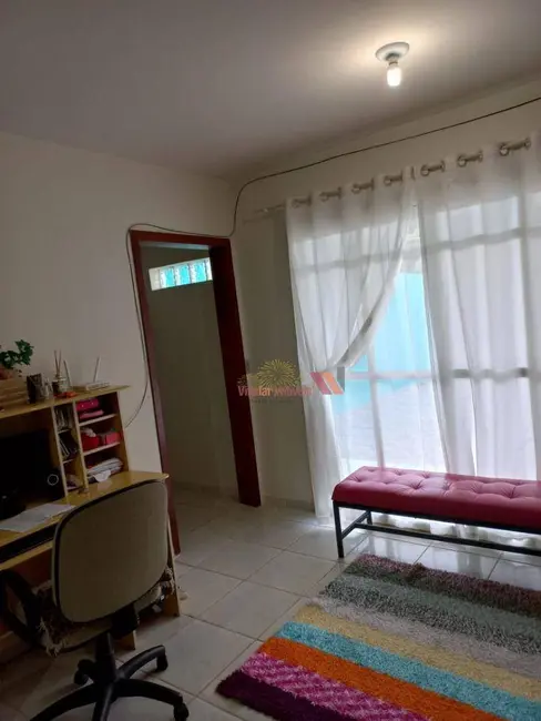 Sobrado com 3 quartos à venda, 360m2 em Porto das Laranjeiras, Araucaria - PR - imagem 6 Foto 6 de Sobrado com 3 quartos à venda, 360m2 em Porto das Laranjeiras, Araucaria - PR