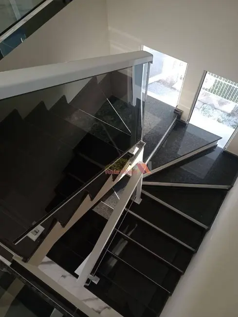 Sobrado com 3 quartos à venda, 167m2 em Fazenda Velha, Araucaria - PR - imagem 9 Foto 9 de Sobrado com 3 quartos à venda, 167m2 em Fazenda Velha, Araucaria - PR