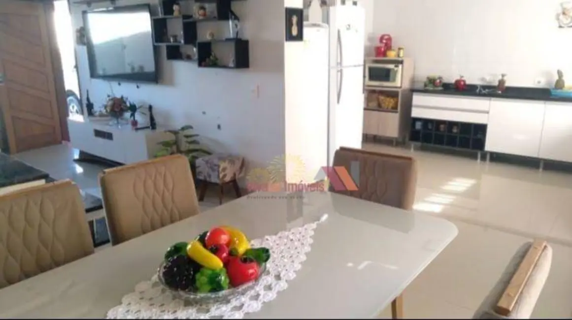 Sobrado com 3 quartos à venda, 118m2 em Iguaçu, Araucaria - PR - imagem 8 Foto 8 de Sobrado com 3 quartos à venda, 118m2 em Iguaçu, Araucaria - PR