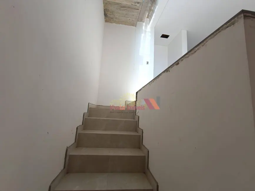 Sobrado com 3 quartos à venda, 180m2 em Costeira, Araucaria - PR - imagem 8 Foto 8 de Sobrado com 3 quartos à venda, 180m2 em Costeira, Araucaria - PR