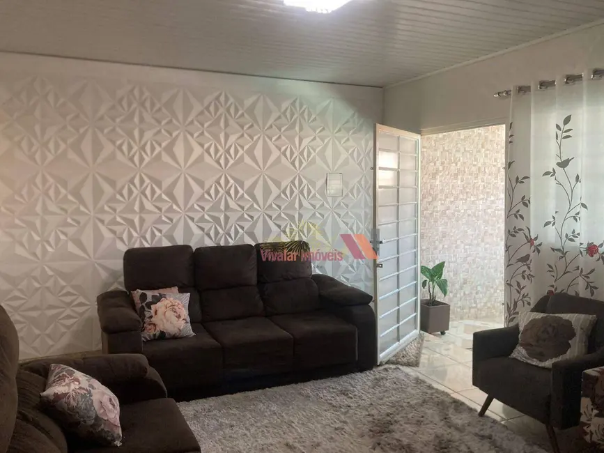 Sobrado com 3 quartos à venda, 255m2 em Capela Velha, Araucaria - PR - imagem 4 Foto 4 de Sobrado com 3 quartos à venda, 255m2 em Capela Velha, Araucaria - PR