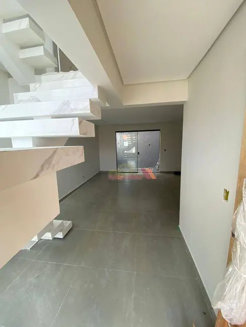 Sobrado com 3 quartos à venda, 141m2 em Costeira, Araucaria - PR - imagem 3 Foto 3 de Sobrado com 3 quartos à venda, 141m2 em Costeira, Araucaria - PR