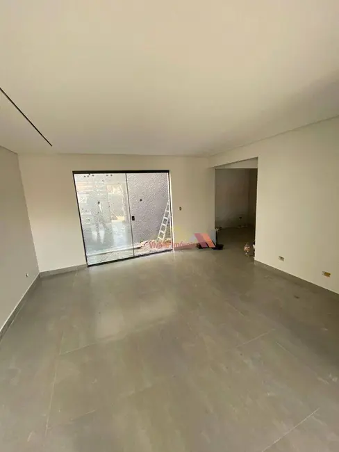 Sobrado com 3 quartos à venda, 141m2 em Costeira, Araucaria - PR - imagem 4 Foto 4 de Sobrado com 3 quartos à venda, 141m2 em Costeira, Araucaria - PR