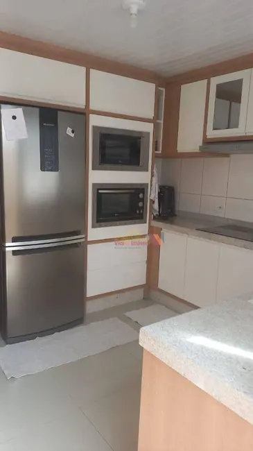 Sobrado com 3 quartos à venda, 66m2 em Costeira, Araucaria - PR - imagem 7 Foto 7 de Sobrado com 3 quartos à venda, 66m2 em Costeira, Araucaria - PR