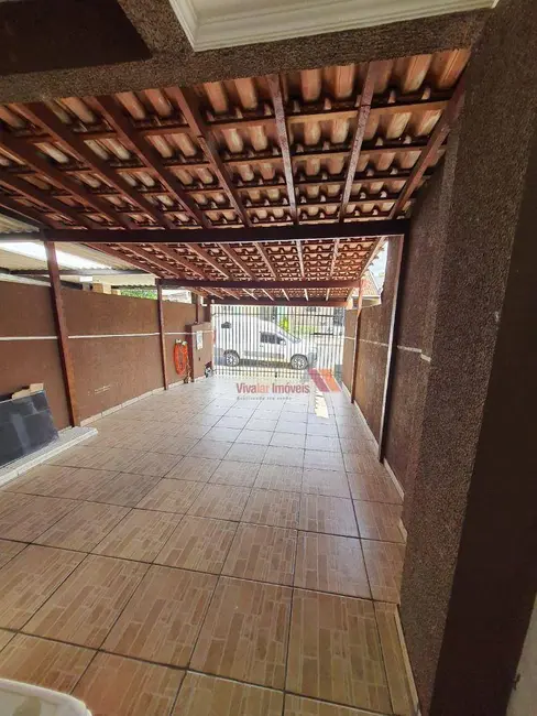 Sobrado com 2 quartos à venda, 80m2 em Cidade Industrial, Curitiba - PR - imagem 3 Foto 3 de Sobrado com 2 quartos à venda, 80m2 em Cidade Industrial, Curitiba - PR