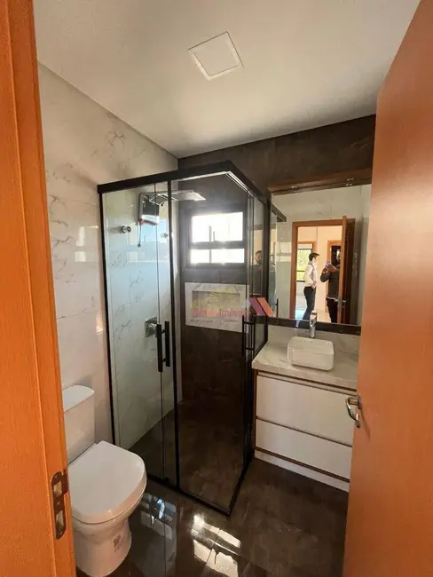 Sobrado com 3 quartos à venda, 180m2 em Porto das Laranjeiras, Araucaria - PR - imagem 4 Foto 4 de Sobrado com 3 quartos à venda, 180m2 em Porto das Laranjeiras, Araucaria - PR