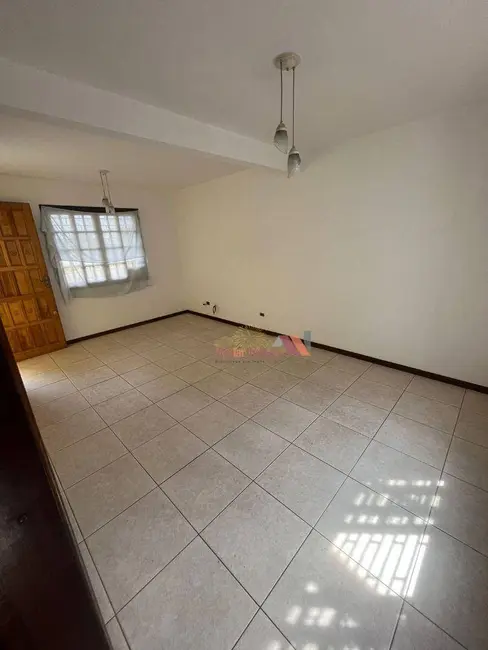 Sobrado com 3 quartos à venda, 104m2 em Iguaçu, Araucaria - PR - imagem 8 Foto 8 de Sobrado com 3 quartos à venda, 104m2 em Iguaçu, Araucaria - PR