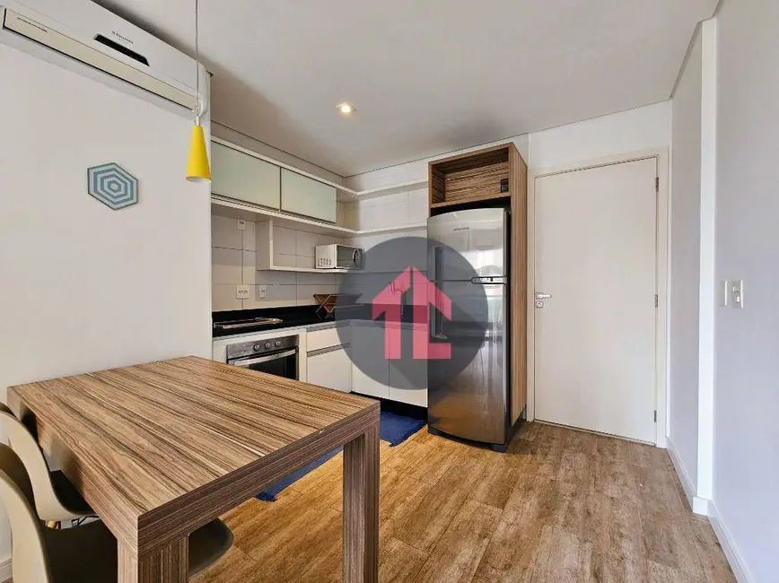 Foto 3 de Apartamento com 1 quarto para alugar, 40m2 em Cambuí, Campinas - SP