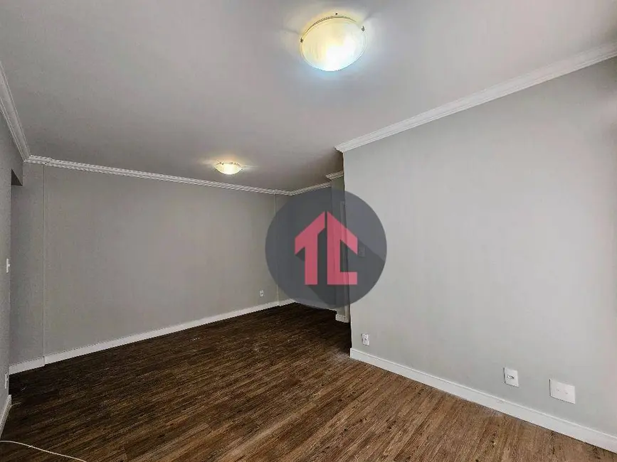 Apartamento com 2 quartos para alugar, 74m2 em Cambuí, Campinas - SP - imagem 4 Foto 4 de Apartamento com 2 quartos para alugar, 74m2 em Cambuí, Campinas - SP