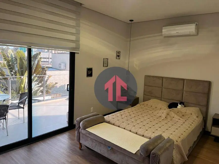 Sobrado com 3 quartos à venda, 298m2 em Parque Rural Fazenda Santa Cândida, Campinas - SP - imagem 7 Foto 7 de Sobrado com 3 quartos à venda, 298m2 em Parque Rural Fazenda Santa Cândida, Campinas - SP