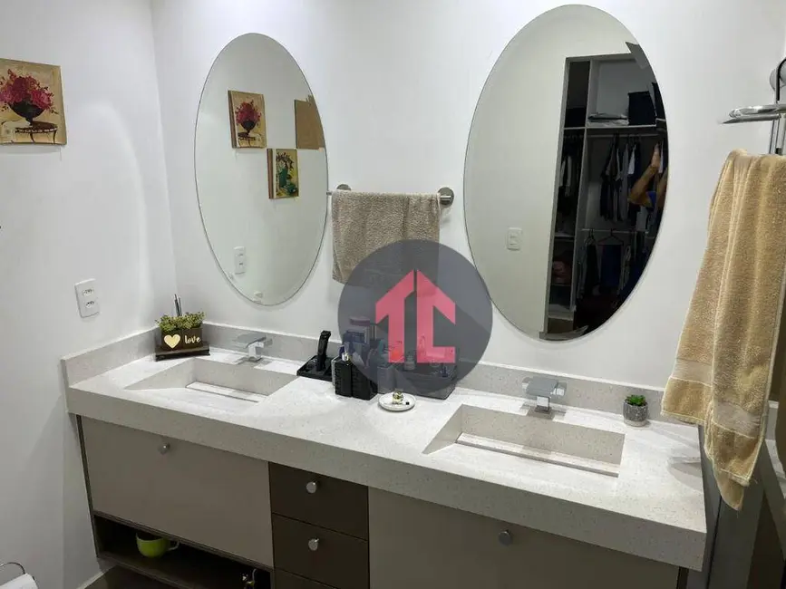 Sobrado com 3 quartos à venda, 298m2 em Parque Rural Fazenda Santa Cândida, Campinas - SP - imagem 9 Foto 9 de Sobrado com 3 quartos à venda, 298m2 em Parque Rural Fazenda Santa Cândida, Campinas - SP