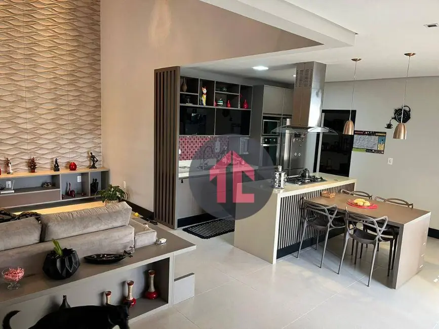 Sobrado com 3 quartos à venda, 298m2 em Parque Rural Fazenda Santa Cândida, Campinas - SP - imagem 3 Foto 3 de Sobrado com 3 quartos à venda, 298m2 em Parque Rural Fazenda Santa Cândida, Campinas - SP