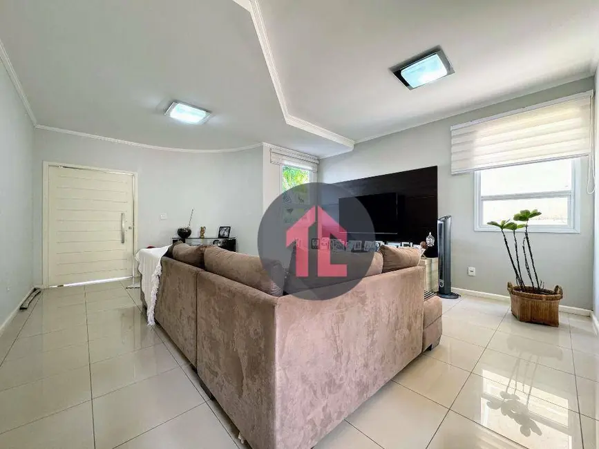 Casa de Condomínio com 3 quartos à venda, 396m2 em Valinhos - SP - imagem 3 Foto 3 de Casa de Condomínio com 3 quartos à venda, 396m2 em Valinhos - SP