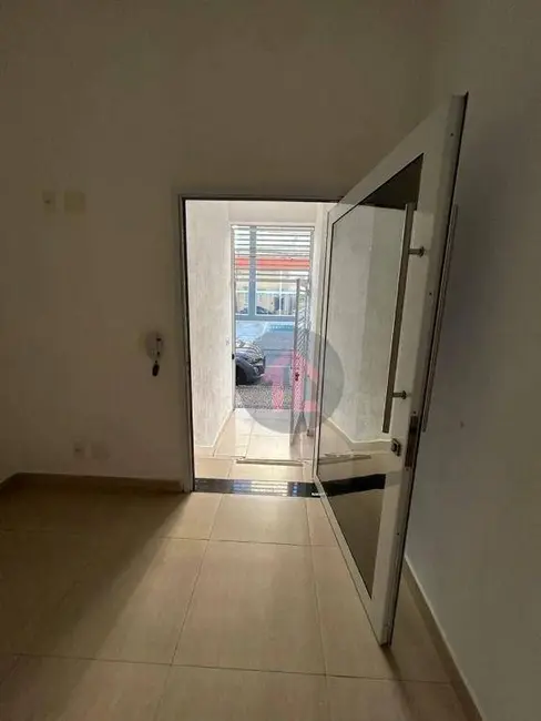 Casa com 3 quartos para alugar, 85m2 em Cambuí, Campinas - SP - imagem 8 Foto 8 de Casa com 3 quartos para alugar, 85m2 em Cambuí, Campinas - SP