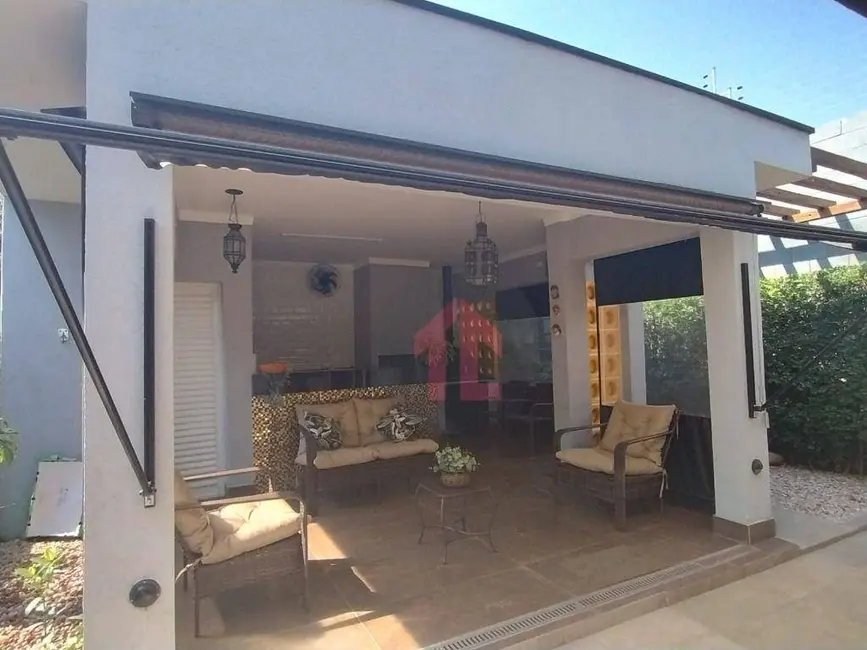 Casa de Condomínio com 3 quartos à venda, 378m2 em Parque Rural Fazenda Santa Cândida, Campinas - SP - imagem 2 Foto 2 de Casa de Condomínio com 3 quartos à venda, 378m2 em Parque Rural Fazenda Santa Cândida, Campinas - SP