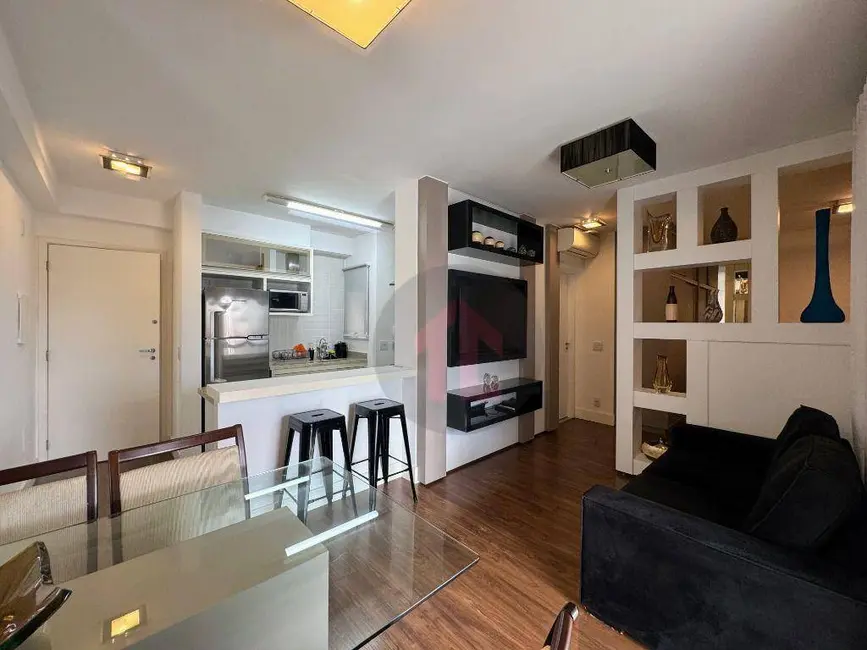 Foto 2 de Apartamento com 1 quarto para alugar, 47m2 em Centro, Campinas - SP