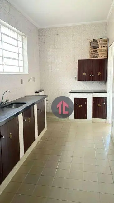 Casa com 3 quartos à venda e para alugar, 313m2 em Centro, Campinas - SP - imagem 4 Foto 4 de Casa com 3 quartos à venda e para alugar, 313m2 em Centro, Campinas - SP