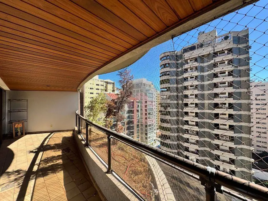 Apartamento com 4 quartos para alugar, 240m2 em Cambuí, Campinas - SP - imagem 4 Foto 4 de Apartamento com 4 quartos para alugar, 240m2 em Cambuí, Campinas - SP