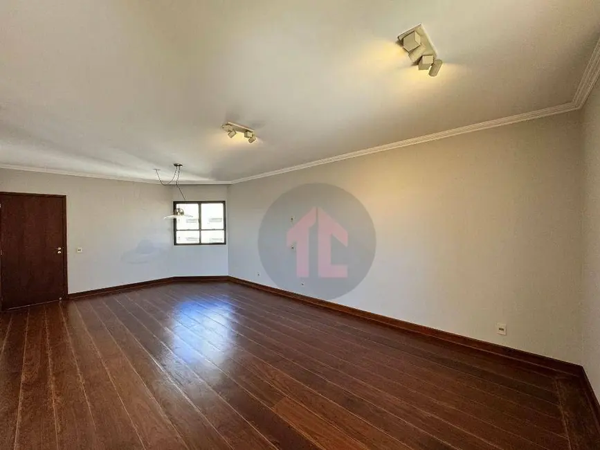 Apartamento com 4 quartos para alugar, 240m2 em Cambuí, Campinas - SP - imagem 2 Foto 2 de Apartamento com 4 quartos para alugar, 240m2 em Cambuí, Campinas - SP