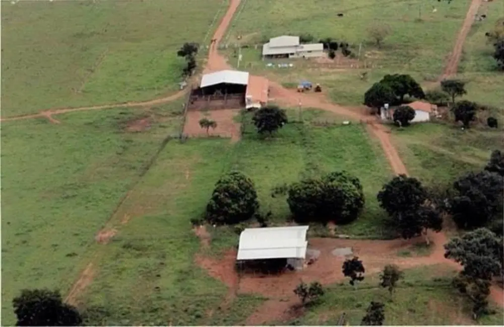Foto 1 de Fazenda / Haras com 2 quartos à venda, 550000m2 em Paracatu - MG