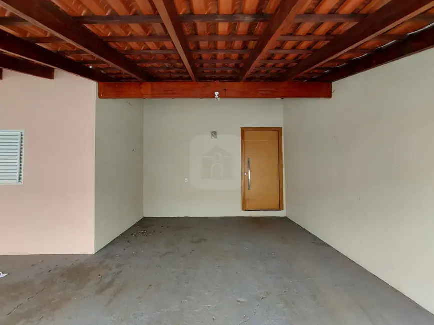 Foto 2 de Casa com 3 quartos para alugar, 125m2 em Uberlandia - MG