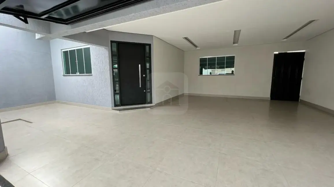 Foto 1 de Casa com 3 quartos à venda, 300m2 em Uberlandia - MG