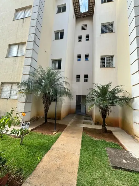 Foto 1 de Apartamento com 2 quartos à venda, 50m2 em Araguari - MG