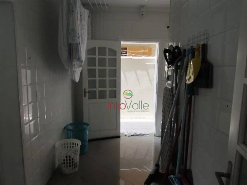 Foto 8 de Sobrado com 3 quartos à venda, 360m2 em Sao Jose Dos Campos - SP