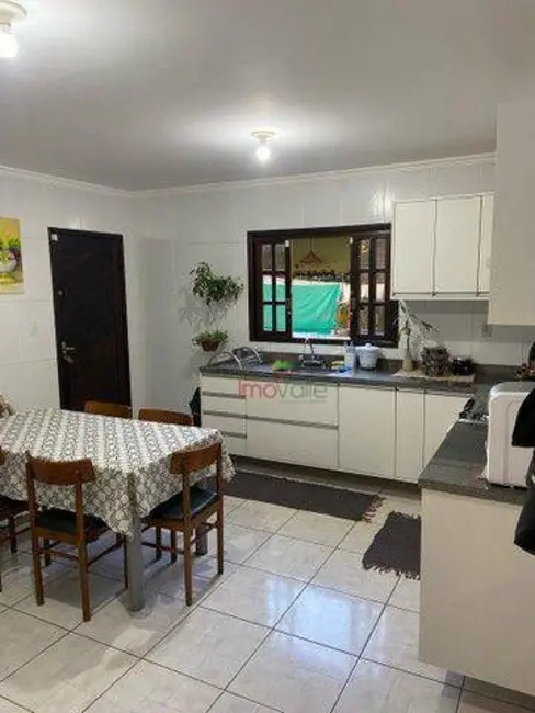 Foto 4 de Sobrado com 4 quartos à venda, 150m2 em Sao Jose Dos Campos - SP