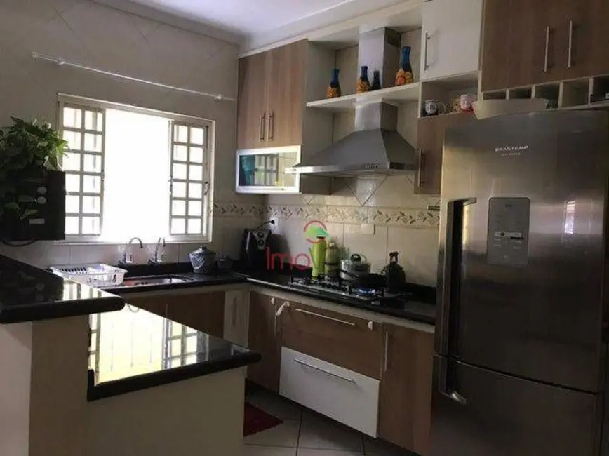 Foto 2 de Casa com 3 quartos à venda, 150m2 em Sao Jose Dos Campos - SP