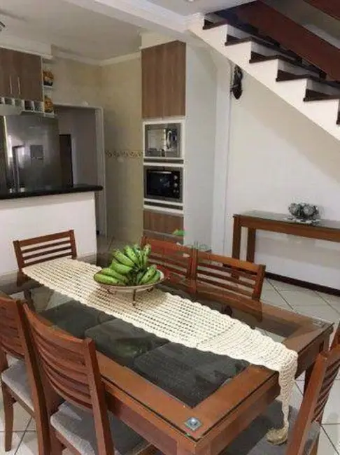 Foto 3 de Casa com 3 quartos à venda, 150m2 em Sao Jose Dos Campos - SP