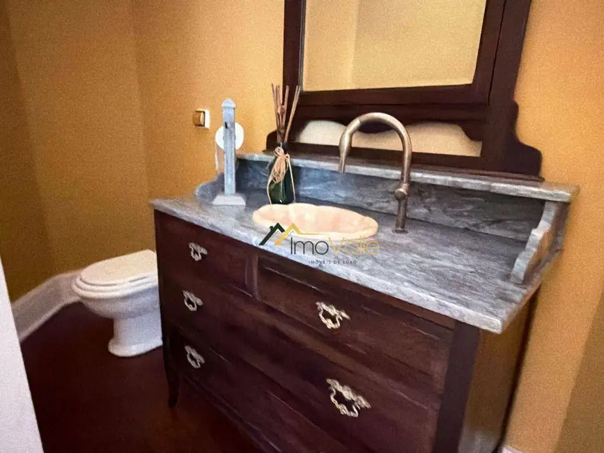 Foto 2 de Sobrado com 5 quartos para alugar, 360m2 em Sao Jose Dos Campos - SP