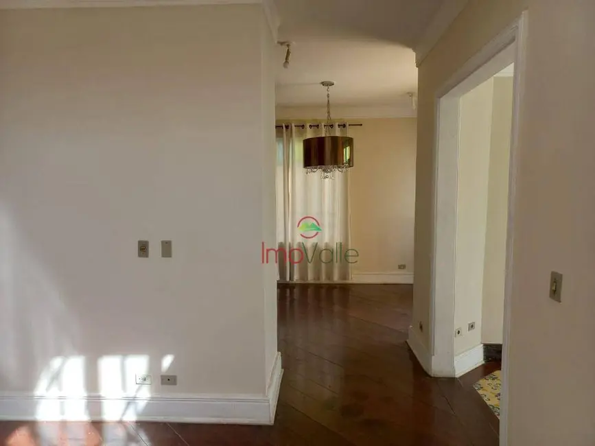 Foto 9 de Sobrado com 5 quartos para alugar, 360m2 em Sao Jose Dos Campos - SP