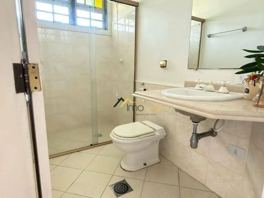 Foto 5 de Sobrado com 5 quartos para alugar, 360m2 em Sao Jose Dos Campos - SP