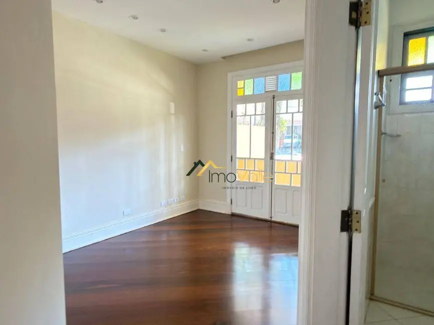 Foto 4 de Sobrado com 5 quartos para alugar, 360m2 em Sao Jose Dos Campos - SP