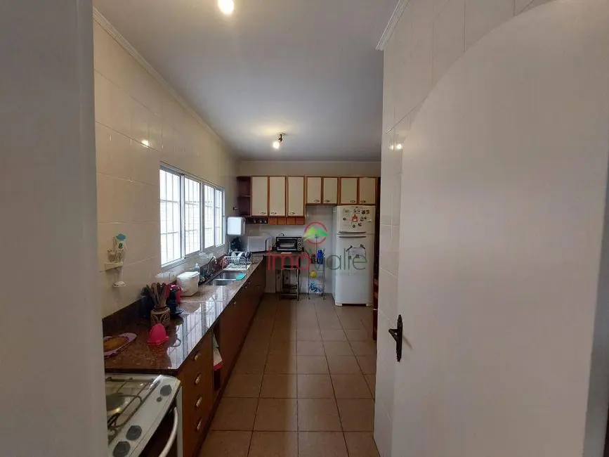 Casa de Condomínio com 3 quartos à venda, 480m2 em Sao Jose Dos Campos - SP - imagem 9 Foto 9 de Casa de Condomínio com 3 quartos à venda, 480m2 em Sao Jose Dos Campos - SP
