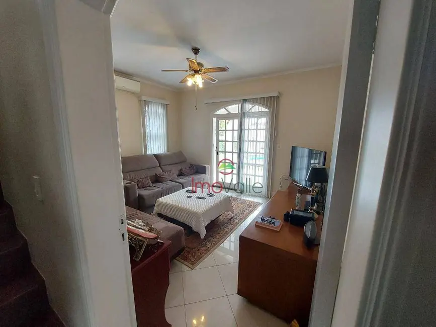 Casa de Condomínio com 3 quartos à venda, 480m2 em Sao Jose Dos Campos - SP - imagem 4 Foto 4 de Casa de Condomínio com 3 quartos à venda, 480m2 em Sao Jose Dos Campos - SP