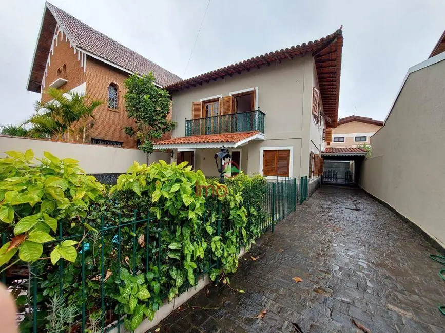 Foto 2 de Sobrado com 4 quartos para alugar, 360m2 em Sao Jose Dos Campos - SP